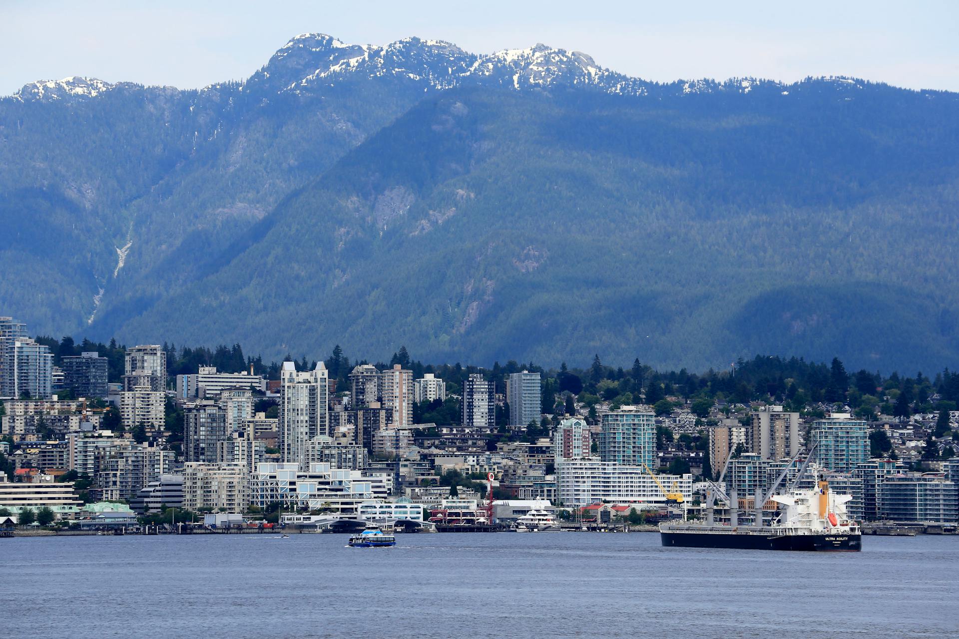 Why Americans Move to Canada — What the Headlines Miss and What the Numbers Say